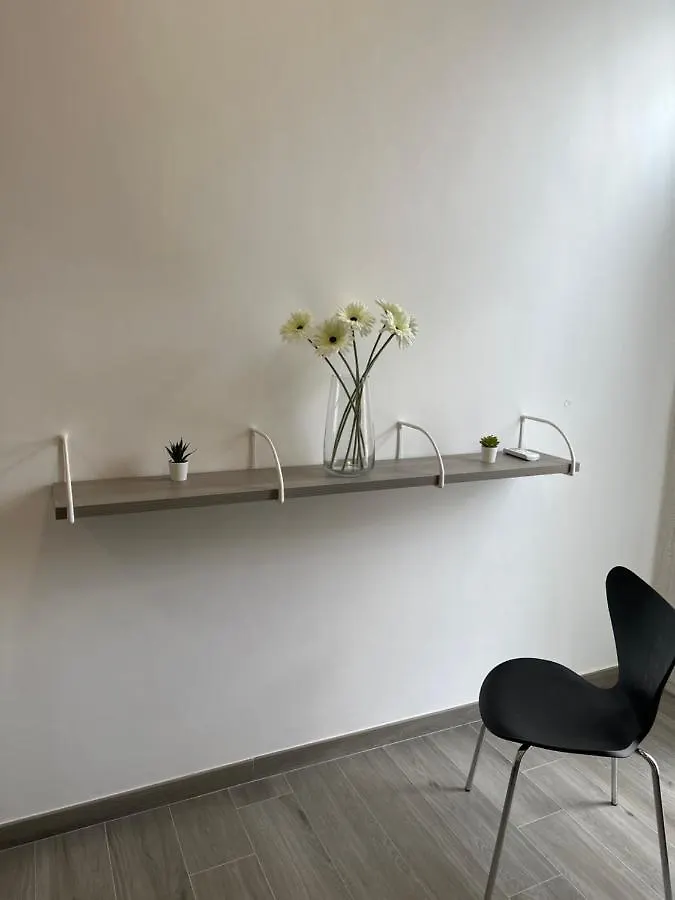 Di Vaio'S Apartments Naples 0*,  Italy