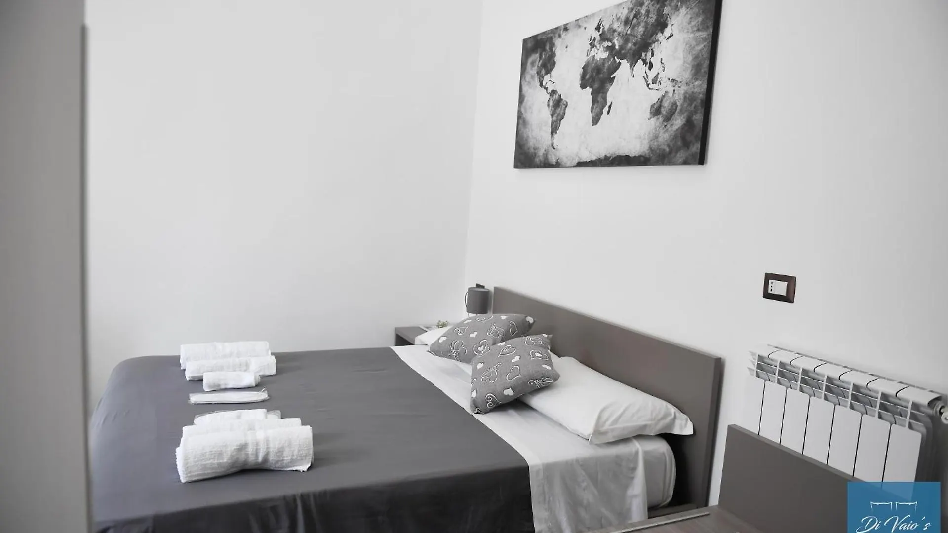 Guest house Di Vaio'S Apartments Naples Italy