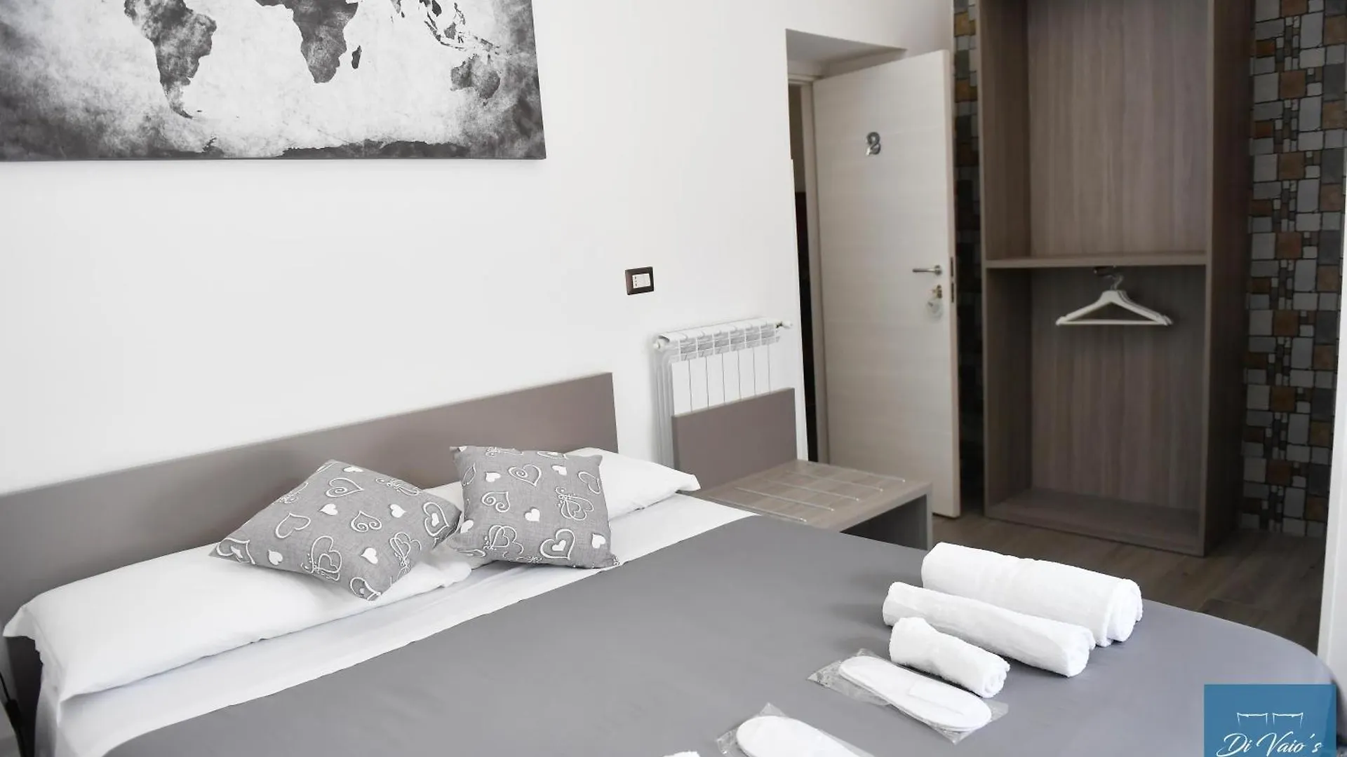 Di Vaio'S Apartments Naples Guest house